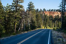 Park Road. Bryce Canyon National Park.  ( )