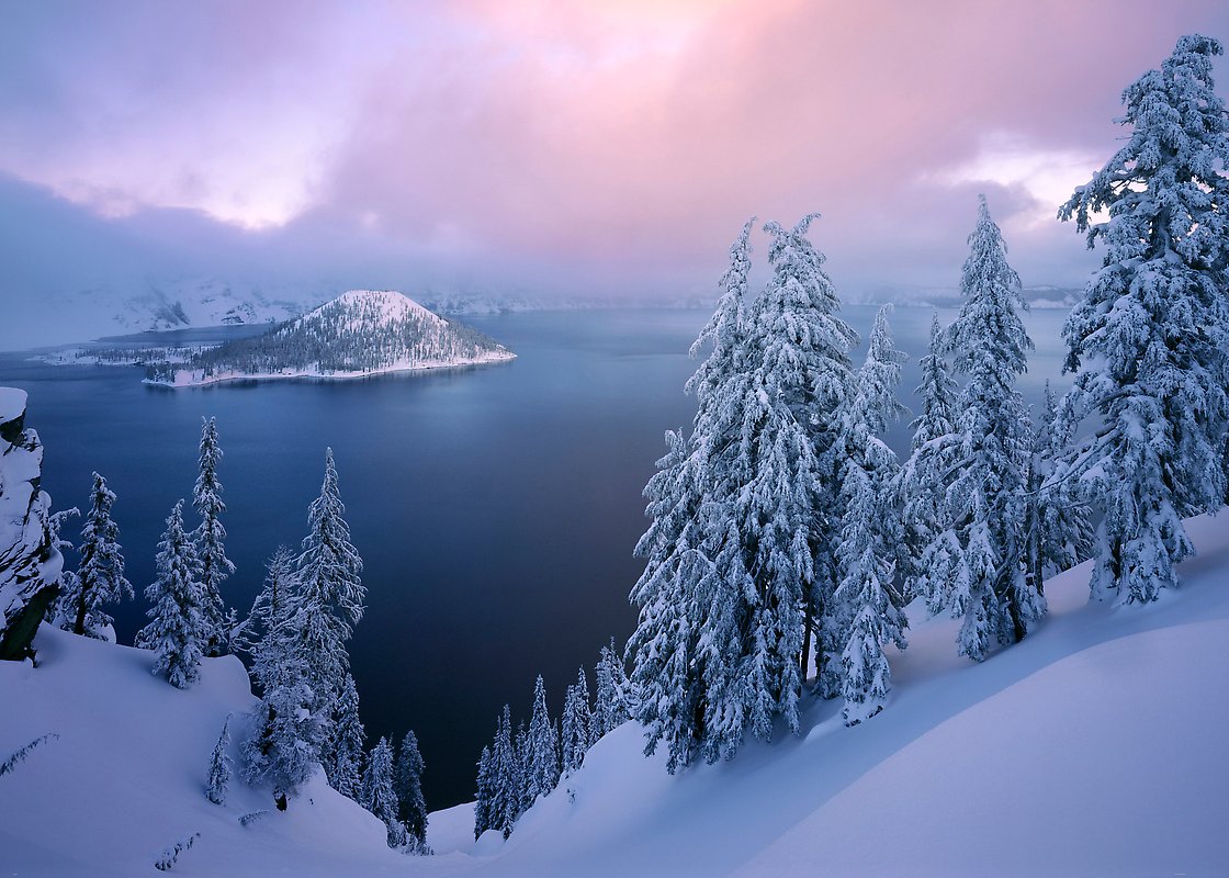 Crater Lake National Park.  ()