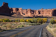 Park Road. Arches National Park.  ( )