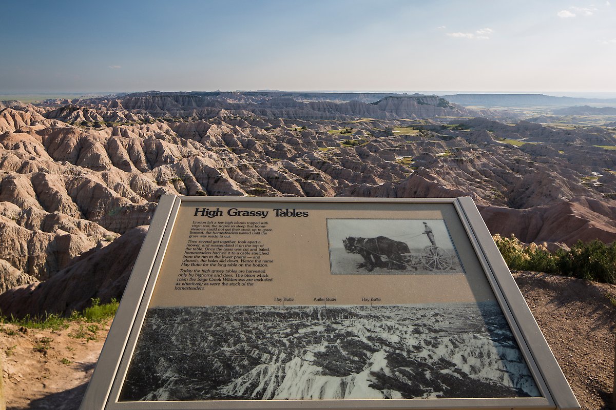 Sage Creek badlands. Badlands National Park.  ()