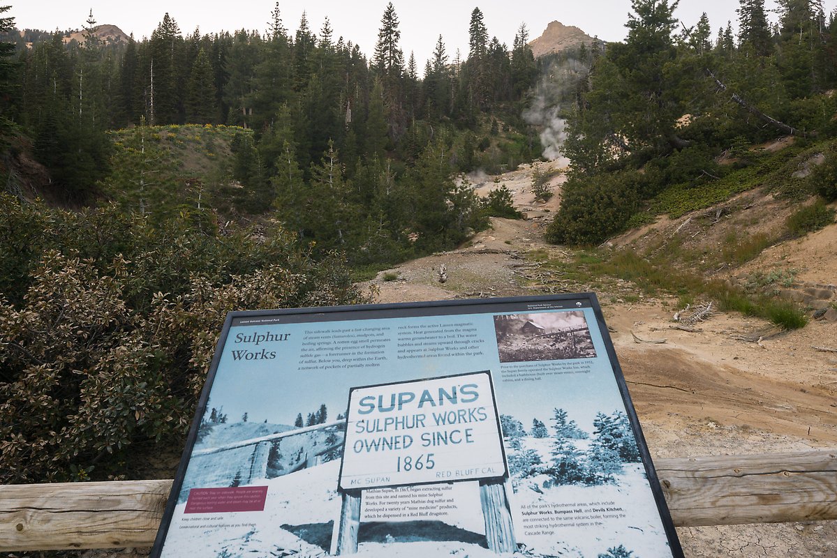 Sulphur Works. Lassen Volcanic National Park.  ()