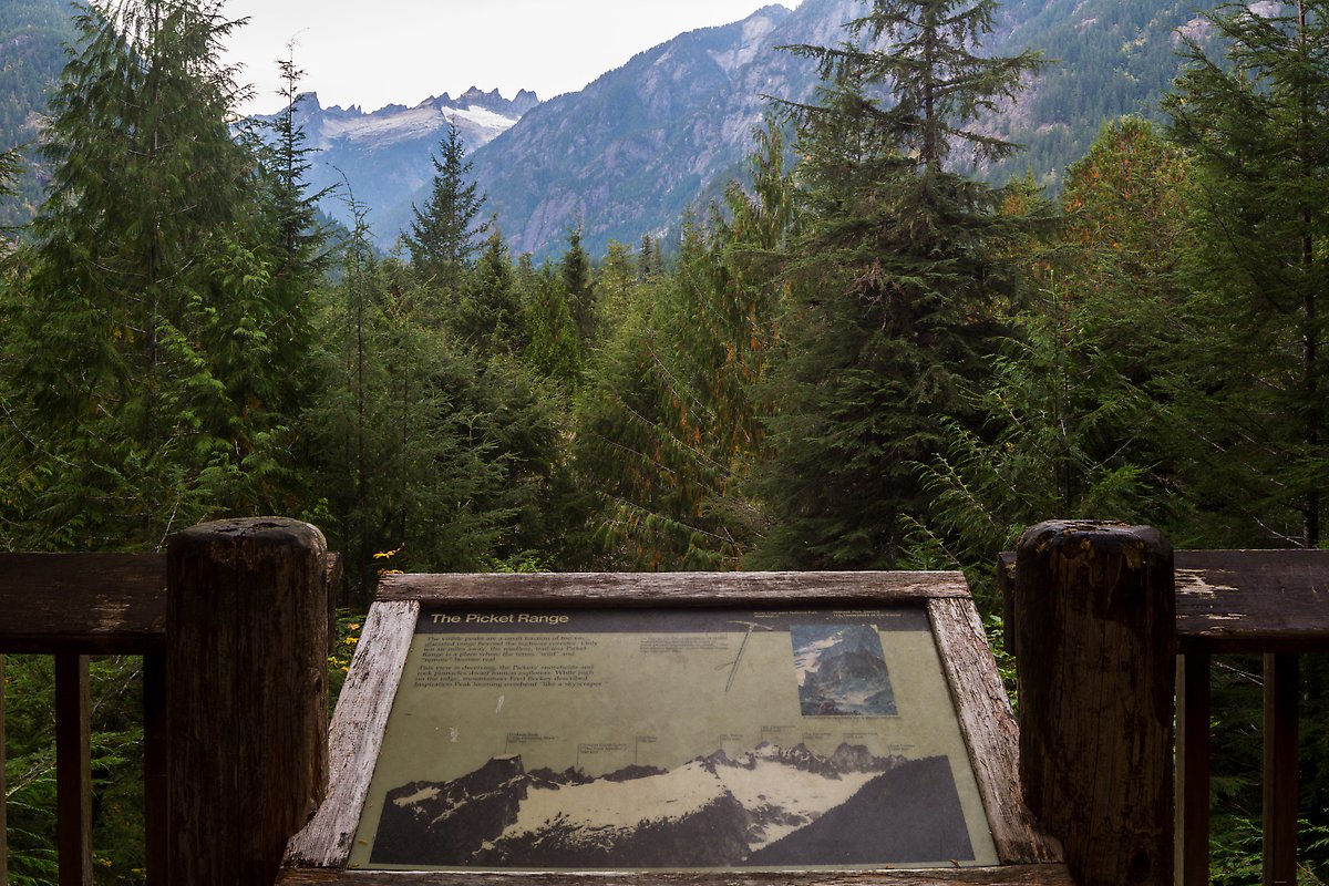 Picket Range. North Cascades National Park.  ()