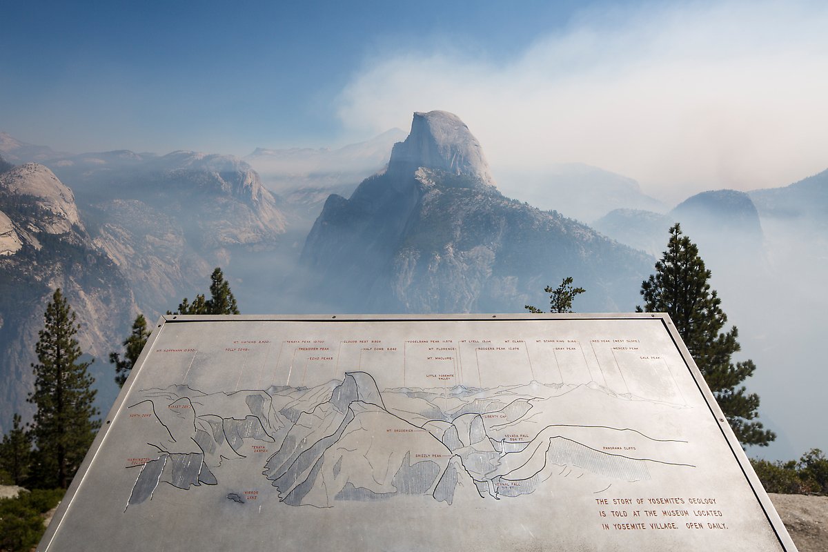 Half-Dome. Yosemite National Park.  ()
