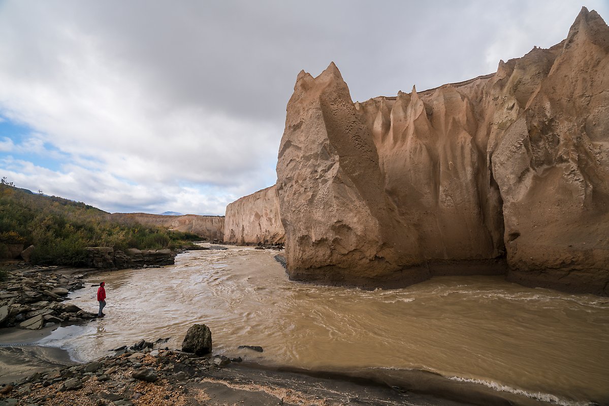 Ukak River, Valley of Ten Thousand Smokes. Katmai National Park.  ()