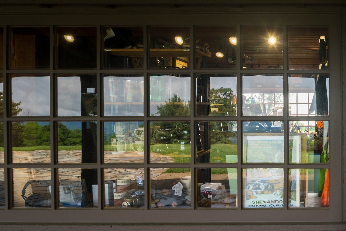 Valley view, Dickey Ridge Visitor Center. Shenandoah National Park.  ()